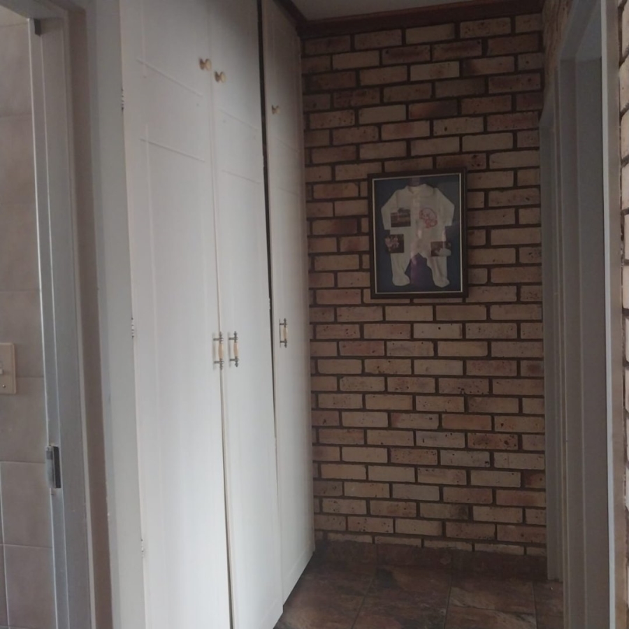 4 Bedroom Property for Sale in El Toro Park Northern Cape